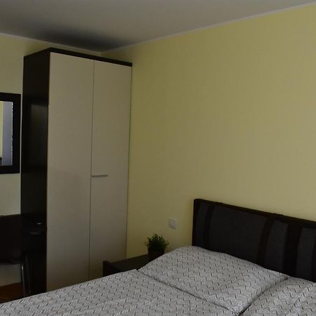 Apartment Vikroria - Hálkova 5 Praga Exterior foto