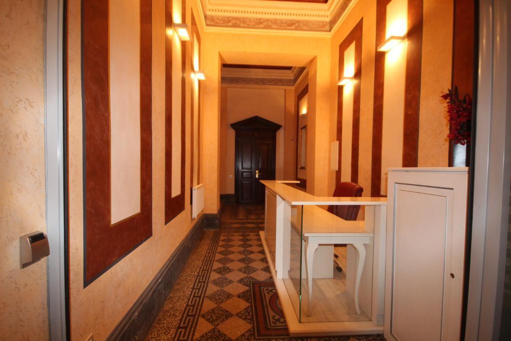 Apartment Vikroria - Hálkova 5 Praga Exterior foto