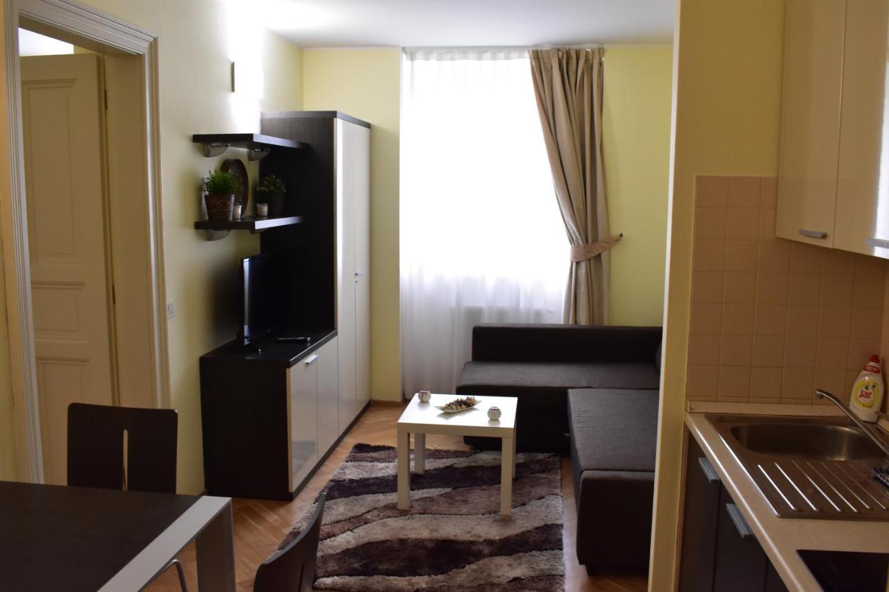 Apartment Vikroria - Hálkova 5 Praga Exterior foto
